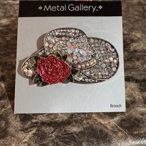 Metal Gallery Silver Tone Cowgirl Hat Red Rose Rhinestone Accents Brooch New